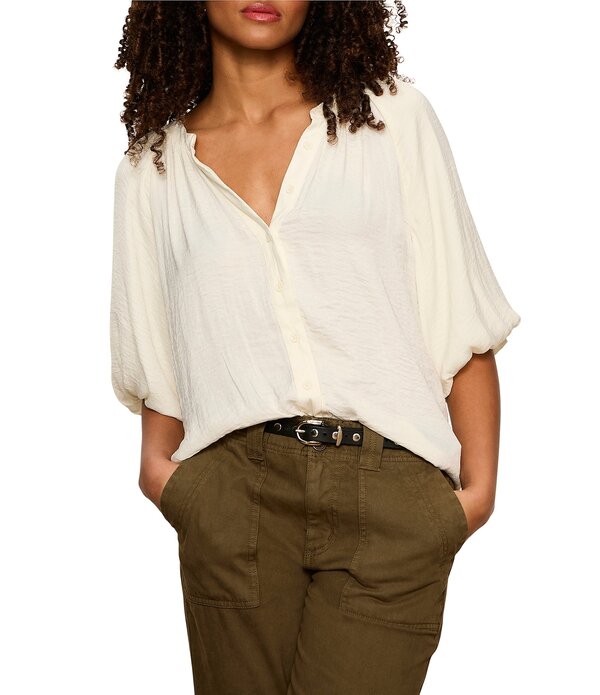 サンクチュアリー レディース トップス シャツ ブラウス Sanctuary Plenty of Love Split Neck Short Bubble Sleeve Crinkle Sateen Blouse Collagen｜ReVida 店 22,485円