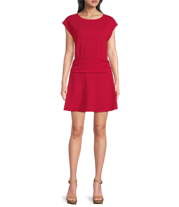 モアモア レディース トップス ワンピース ミニ Moa Short Sleeve Shirred Mini Dress True Red レッド