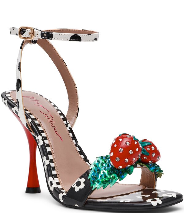 ベッツィジョンソン レディース シューズ サンダル プリント Betsey Johnson Addison Flower Print Strawberry Ornament Dressandals Black/White/Multi ホワイト