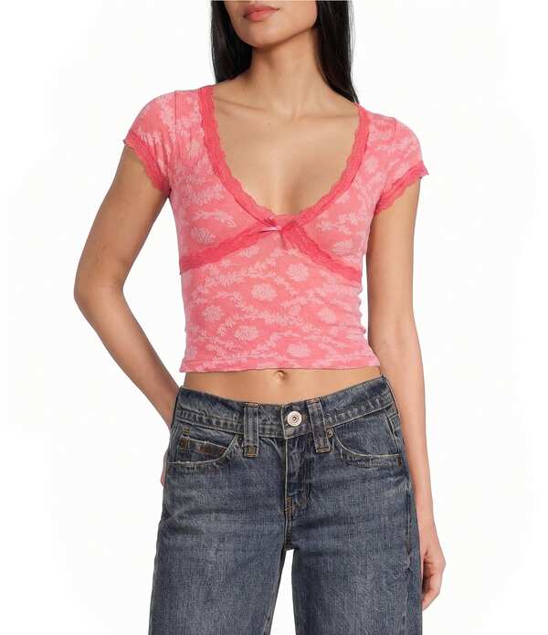 アーバンアウトフィッターズ レディース トップス シャツ ニット BDG Urban Outfitters Bella Seamless Knitop Coral コーラル|ReVida 店