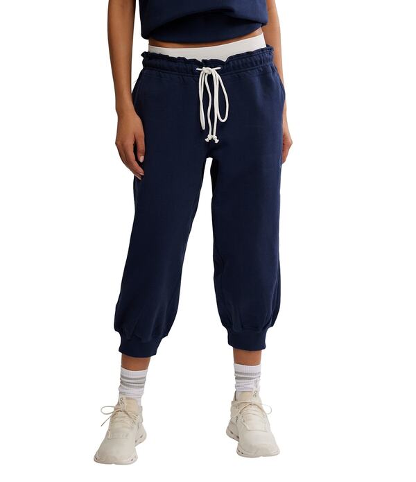 フリーピープル レディース ボトムス カジュアルパンツ クロップド ジョガーパンツ Free People FP Movement Flutter Cropped Joggers Midnight Navy ネイビー｜ReVida 店