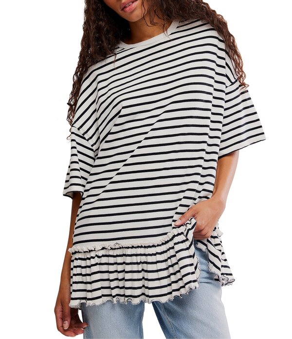 フリーピープル レディース トップス プルオーバー 労働者の一団のど首 フラウンス Free People We The Free Whyestriped Crew Neck Short Sleeve Ruffled Hem Tee Black And White Combo 白いこと