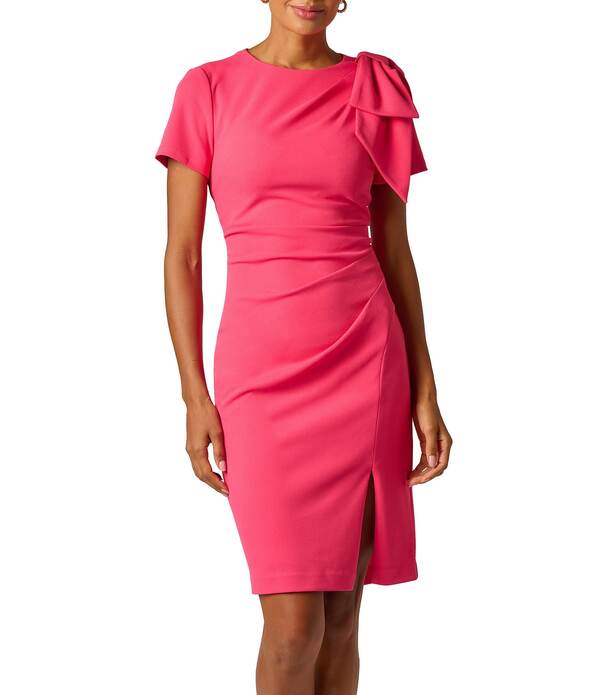 アドリアナ パペル レディース トップス 衣装 クルーネックレープ ひざ丈 ギャザー Adrianna Papell Crepe Crew Neck Short Sleeve Bow Shoulderuched Sheath Knee Length Dress CAMELLIA