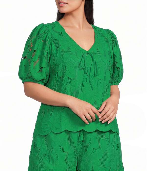 シュガーリップス レディース トップス プルオーバー Vのど首 つけ加える大きさ Sugarlips Plusize Friona Eyelet V-Neck Short Bubble Sleeve Coordinating Top Kelly-Green 緑であること