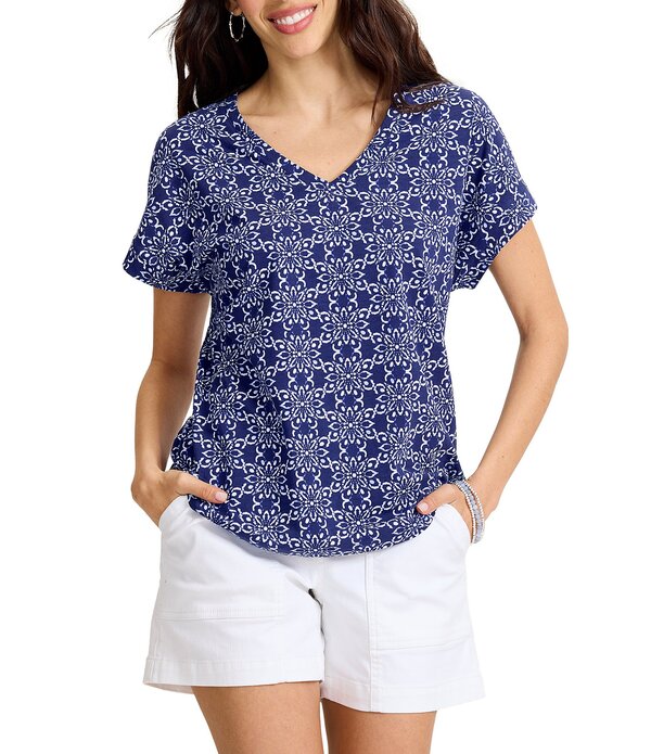 トッミーバハマ レディース トップス プルオーバー Vのど首 旗がしら Tommy Bahama Kauai Coastal Tiles V-Neck Cap Sleeve Tee Coastline