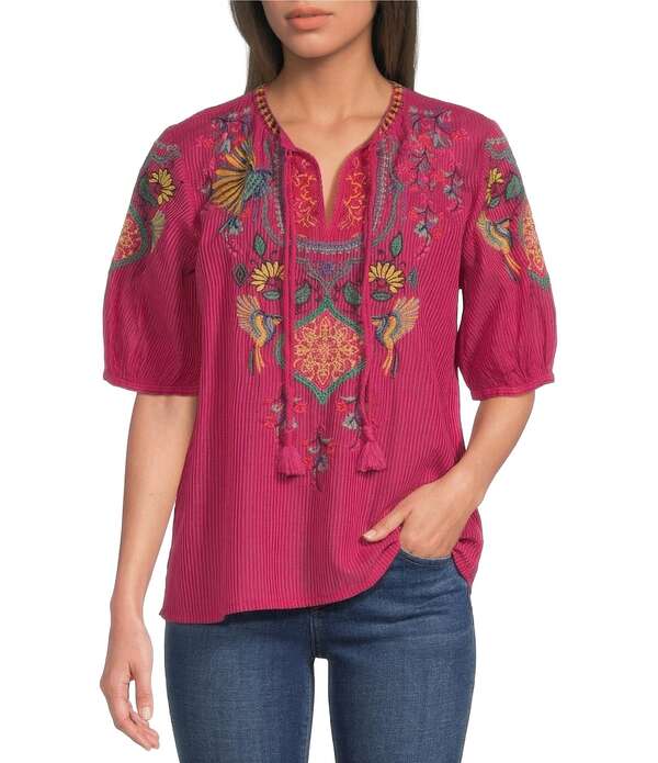 ジョニーワズ レディース トップス シャツ Vネック 刺繍 ブラウス JOHNNY WAS Margot Embroidered Tassel Split V-Neck Short Sleeve Blouse Pink Peacock ピンク｜ReVida 店