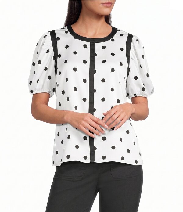 カール ラガーフェルド レディース トップス シャツ ドット柄 ドット ブラウス KARLAGERFELD PARIS Polka Dot Round Neck Short Puff Sleeve Blouse Soft White/Black ホワイト｜ReVida 店