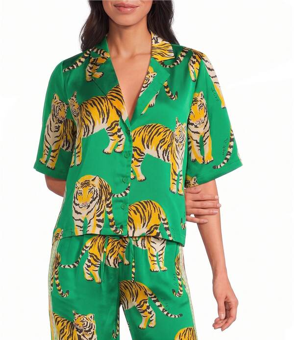 シュガーリップス レディース トップス シャツ ボタンダウン プチ プリント サテン ダウン Sugarlips Petite Size Violda Tiger Printed Satin Collared Short Sleeve Button Down Coordinating Top Green/Yellow イエロー|ReVida 店