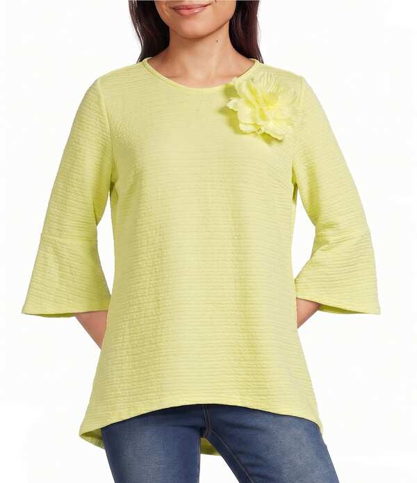 カレッサ レディース トップス カットソー 御花柄 編み物 御花 Calessa Textured Knit Floral Applique Round Neck 3/4 High Low Tunic Lemon