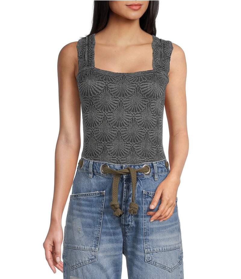 フリーピープル レディース トップス シャツ フラワー柄 ノースリーブ フラワー Free People Love Letter Jacquard Floral Square Neck Sleeveless Wide Strap Cami Top Black ブラック｜ReVida 店