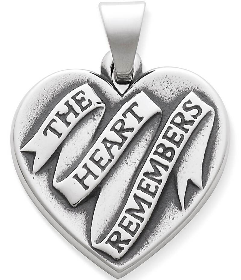 ジェームズ エイヴリー レディース アクセサリー ネックレス・チョーカー・ペンダントトップ James Avery The Heart Remembers Charm Sterling Silver シルバー