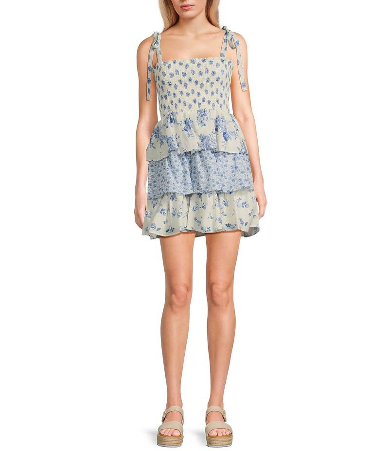 ミッドナイト ドール レディース トップス ワンピース ティアード ミニワンピース プリント ミニ シャーリング Midnight Doll Printed Tie Strap Smocked Bodice Tiered Mini Dress Ivory/Denim アイボリー