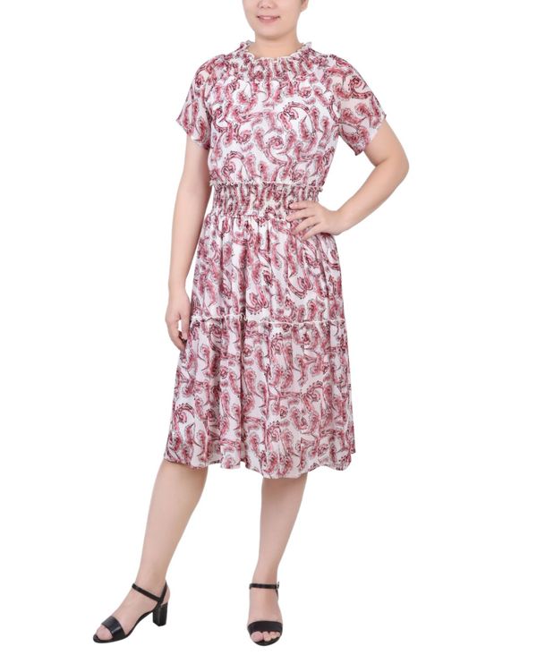 ニューヨークコレクション レディース トップス ワンピース プチ シャーリング NY Collection Petite Short Sleeve Smocked Waist Dress Burgundy Paisley Floral バーガンディ|ReVida 店