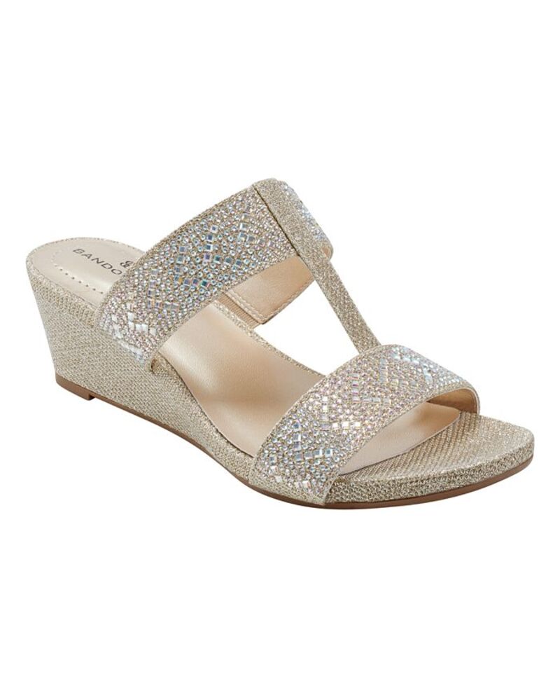 バンドリーノ レディース シューズ サンダル Bandolino Women's Iluvit Embellished T Strap Wedge Sandals Gold ゴールド