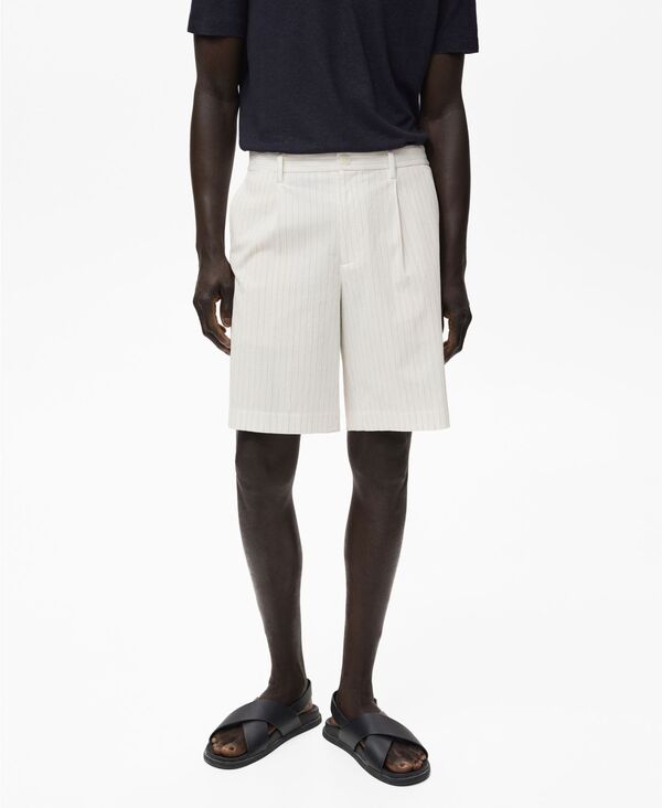 マンゴ メンズ ボトムス ハーフパンツ・ショーツ ショートパンツ コットン MANGO Men's Slim-Fit Chino Cotton Bermuda Shorts Off White オフホワイト｜ReVida 店