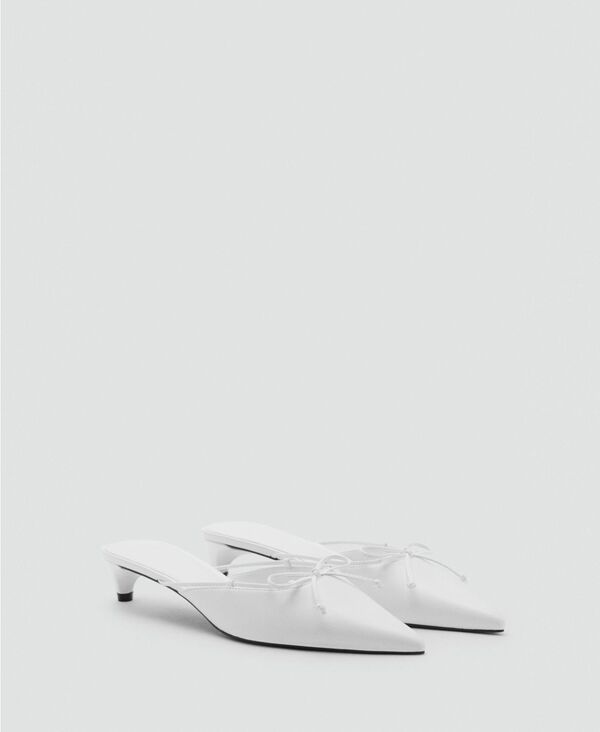 マンゴ レディース シューズ パンプス MANGO Women's Bow Detail Kitten Shoes White ホワイト|ReVida 店