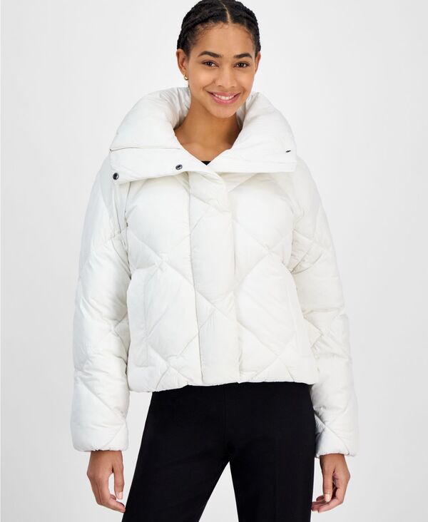 ビーシビージー レディース アウター ジャケット・ブルゾン コート BCBG Women's Short Diamond Puffer Coat Cream クリーム