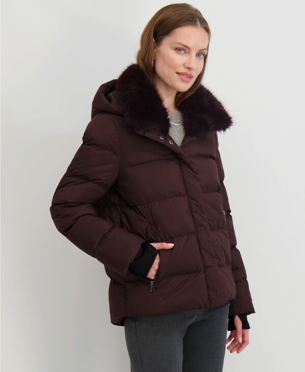 タハリ レディース アウター ジャケット・ブルゾン コート Tahari Women's Faux-Fur-Collar Hooded Puffer Coat Merlot