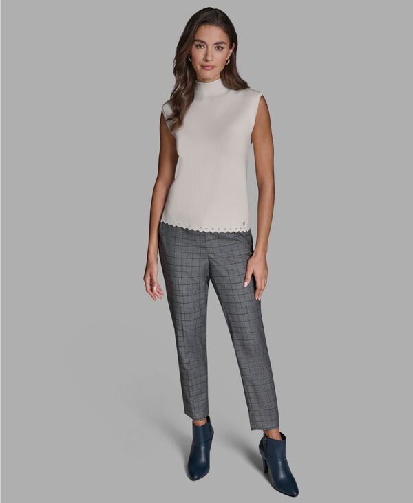 ビーシビージー レディース トップス シャツ モックネック ノースリーブ ニット BCBG Women'sleeveless Mock Necknitop Whisper White ホワイト
