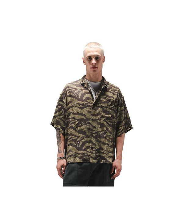 【送料無料】 アルファインダストリーズ メンズ シャツ トップス Men's Camo Relaxed Camp Shirt Tiger camo｜ReVida 店