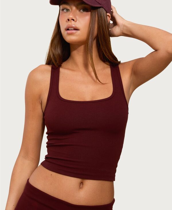 【貨物輸送無料】 アディクテッド レディース 貯蔵タンクいの一番 トップス Women\u0027s Linda Ribbed Scoop Neck Tank Top Burgundy タンクトップ-レディースファッション