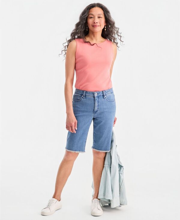 スタイルアンドコー レディース ボトムス デニムパンツ ショートパンツ Style \u0026 Co Women Mid-Rise Raw-Edge Bermuda Jean Shorts Created for Macy Light Motif