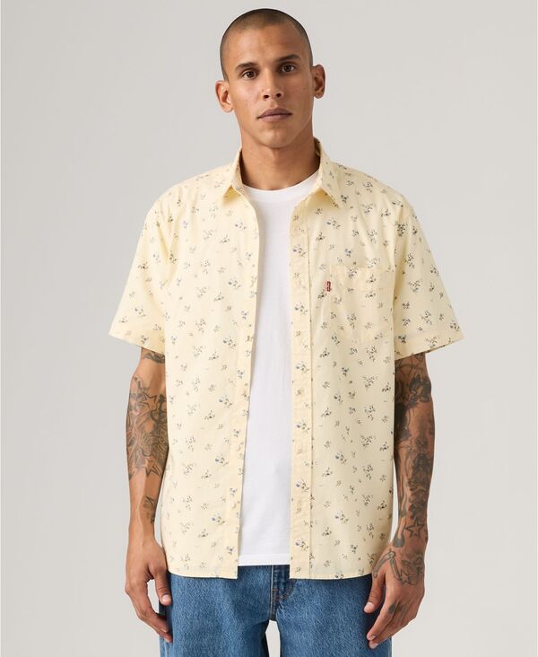 リーヴァイズジーンズ メンズ トップス プルオーバー 半袖 Levi\u0027s Men\u0027s Classic Pocket Short-Sleeve Regular-Fit Shirt Rutabaga