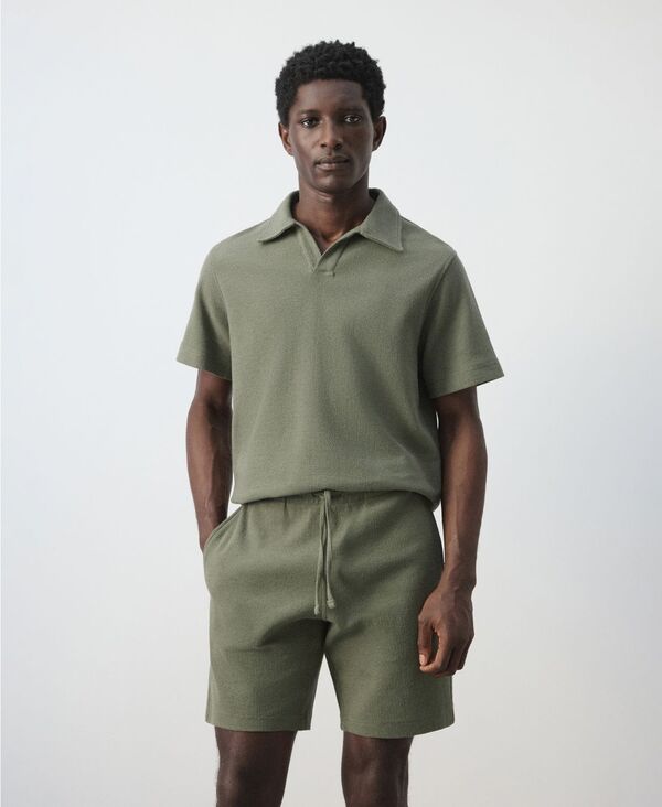 マンゴ メンズ トップス ポロシャツ MANGO Men's Regular-Fitextured Polo Shirt Forest Green グリーン｜ReVida 店