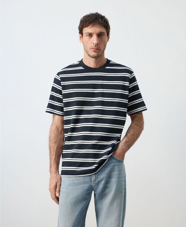 マンゴ メンズ トップス ティーシャツ MANGO Men\u0027s Regular-Fit Striped T-Shirt Navy 米国海軍