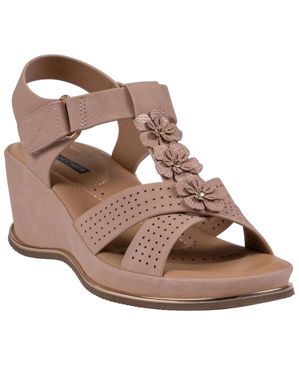 ジーシーシューズ レディース サンダル 御花柄 御花 GC Shoes Women\u0027s Miko Floral Round Toe Wedge Sandals Blush 毛はらい