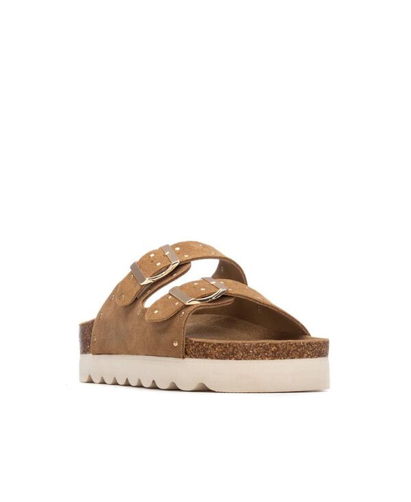 キシタイ レディース シューズ サンダル XTI Women's Refresh Collection Eyelets Double Strap Buckle Flat Sandals Camel キャメル｜ReVida 店
