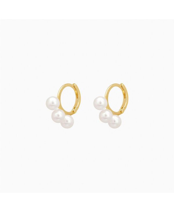 ベアフルーツジュエリー レディース アクセサリー ピアス・イヤリング ミニ Bearfruit Jewelry Sterling Silver 18k Gold Plated Triple Pearl Earrings Minimal Accent Yellow gold イエロー｜ReVida 店