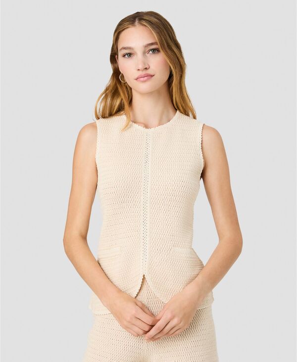 フレンチコネクション レディース トップス ベスト Vネック French Connection Women's Mozart Crochetexture V-Neck Vest Ecru エクリュ｜ReVida 店