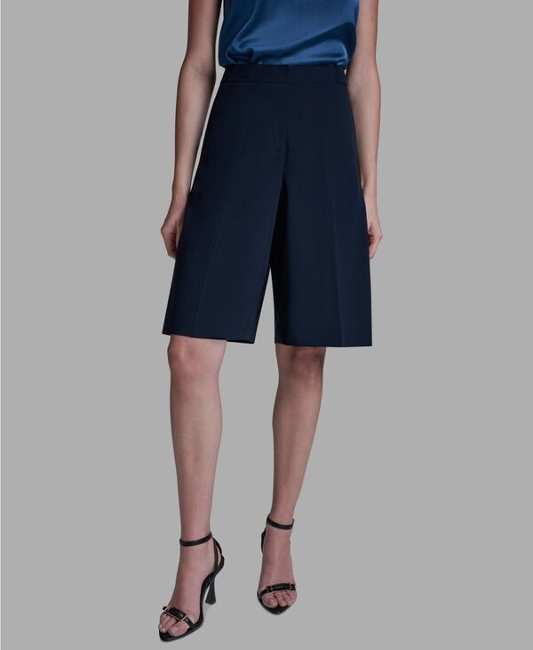 ビーシビージー レディース ボトムス ハーフパンツ・ショーツ ひざ丈 ショートパンツ BCBG Women's High-Rise Knee Length Long Shorts Deep Sea|ReVida 店