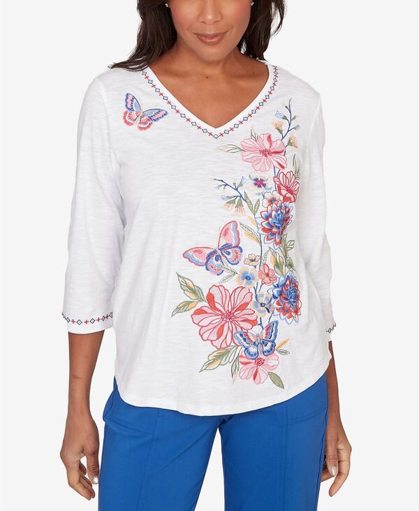 アルフレッド ダナー レディース トップス シャツ Vネック フラワー柄 刺繍 フラワー Alfredunner Women's The Royal Treatment Floral Butterfly Embroide red V-Neck Top White ホワイト｜ReVida 店