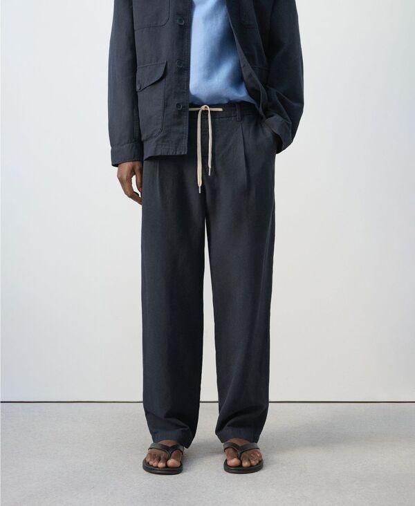 マンゴ メンズ ボトムス カジュアルパンツ リネン MANGO Men's Regular-Fit Lyocellinen Pants Navy ネイビー｜ReVida 店 23,850円