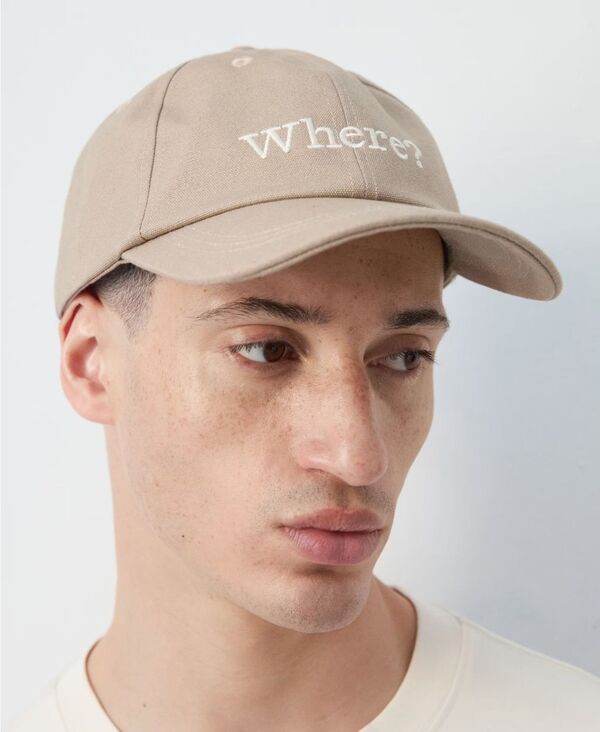 マンゴ メンズ アクセサリー 帽子 刺繍 キャップ MANGO Men's Embroide red Cap Beige ベージュ｜ReVida 店