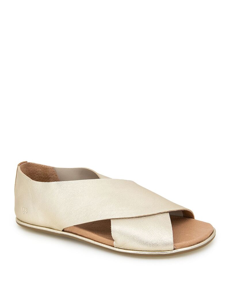 ケネスコール レディース シューズ サンダル Gentle Souls by Kenneth Cole Women's Laniey Slip On Crisscrossandals Champagne シャンパン｜ReVida 店