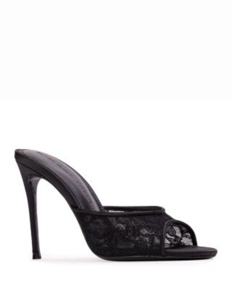 ブラックスエードスタジオ レディース シューズ サンダル フラワー柄 レース フラワー ヒール Black Suede Studio Women's Geni Floralace Higheel Sandals One-Size