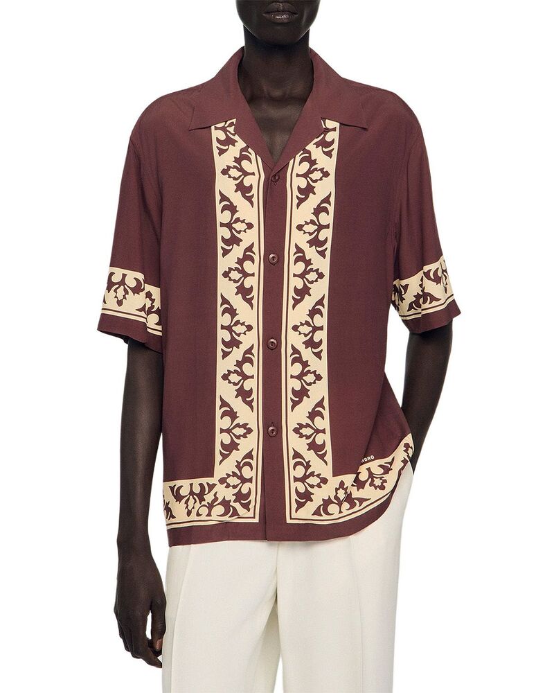 サンドロ メンズ トップス シャツ プリント コントラスト Sandro SS26 Loose Fit Amalfi Contrast Print Shirt Chocolate チョコレート