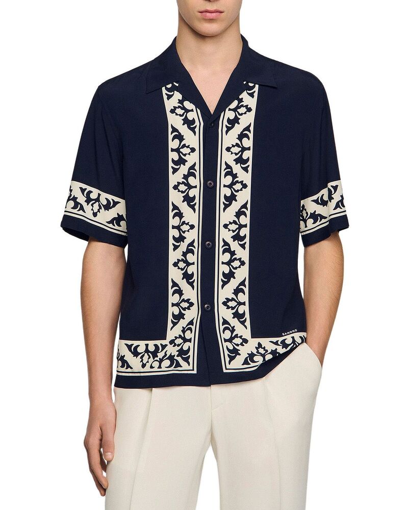サンドロ メンズ トップス シャツ プリント コントラスト Sandro SS26 Loose Fit Amalfi Contrast Print Shirt Navy Blue ネイビー