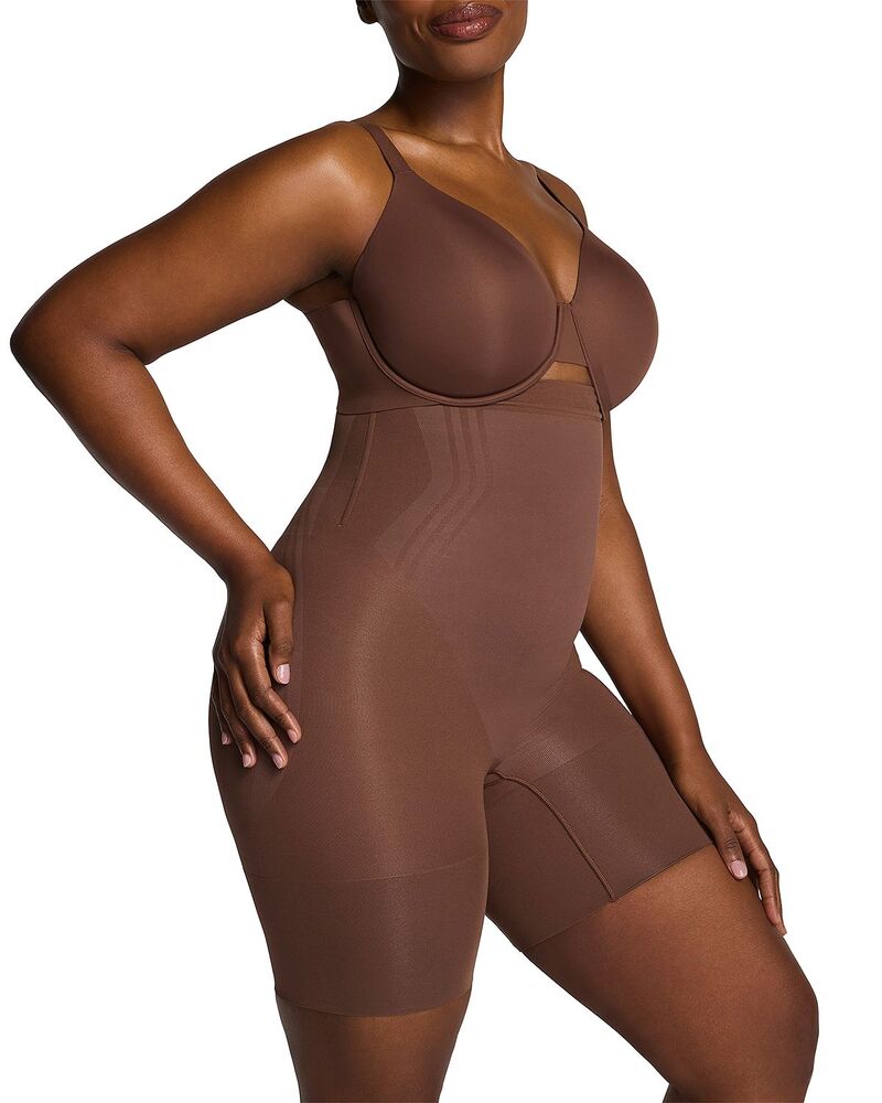 スパンク レディース ボトムス ハーフパンツ・ショーツ ショートパンツ SPANXsculpt Go Figure High Waisted Mid Thigh Shorts Ganache｜ReVida 店