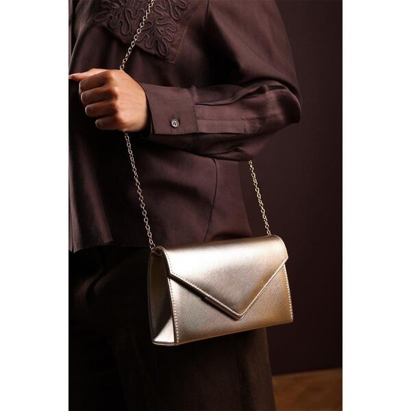 ホエアズザットフロム レディース 御徒面子 トール Wheres That From Wheres Metalliclutch Bag With Flap Closure Gold ゴールド