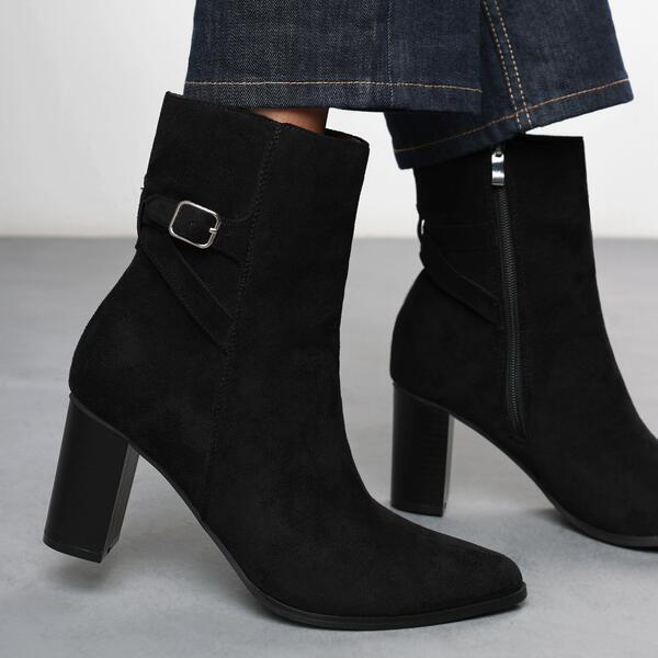 ホエアズザットフロム レディース シューズ ブーツ・レインブーツ ヒール Wheres That From Wheres Block Heel Boot with Buckle Detail Black Suede ブラック｜ReVida 店