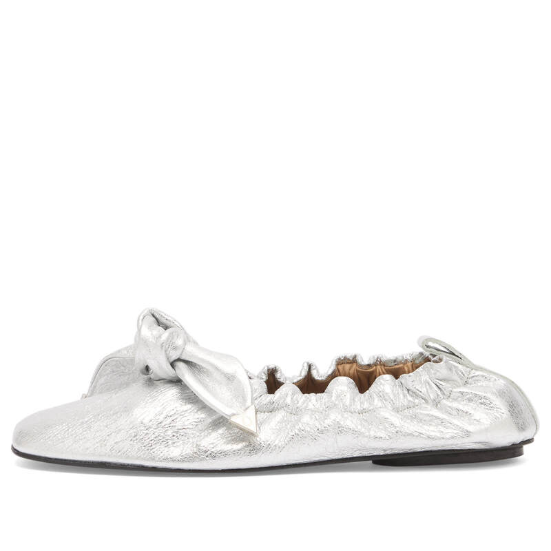 トゥーガ ピューラ レディース シューズ パンプス トール なめし革 TOGA PULLA Metallic Leather Ballet Shoesilver しろがね色