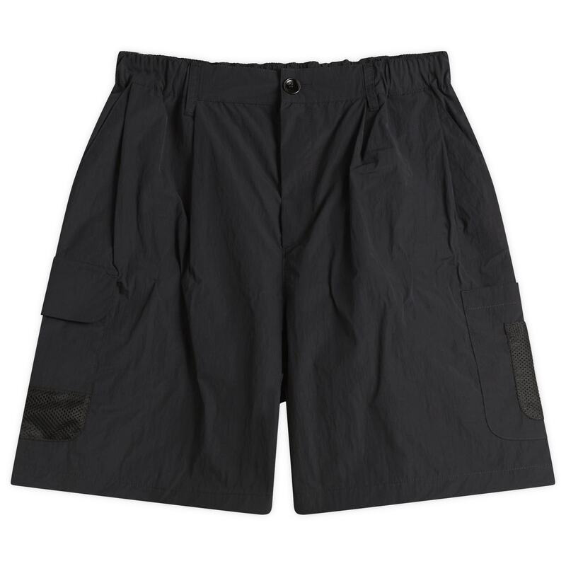 アカインドオブガイズ メンズ ボトムス ハーフパンツ・ショーツ プリーツ ショートパンツ A Kind of Guise Quito Pleated Tech Shorts Black Panther ブラック|ReVida 店