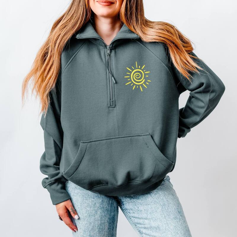 Simply Sage Market レディース トップス ティーシャツ ハーフジップ 汗水 刺しゅう フリース グラフィック Simply Sage Market Embroidered Summer Sun - Women\u0027s Quarter Zip Fleece Graphic Sweatshirt Storm