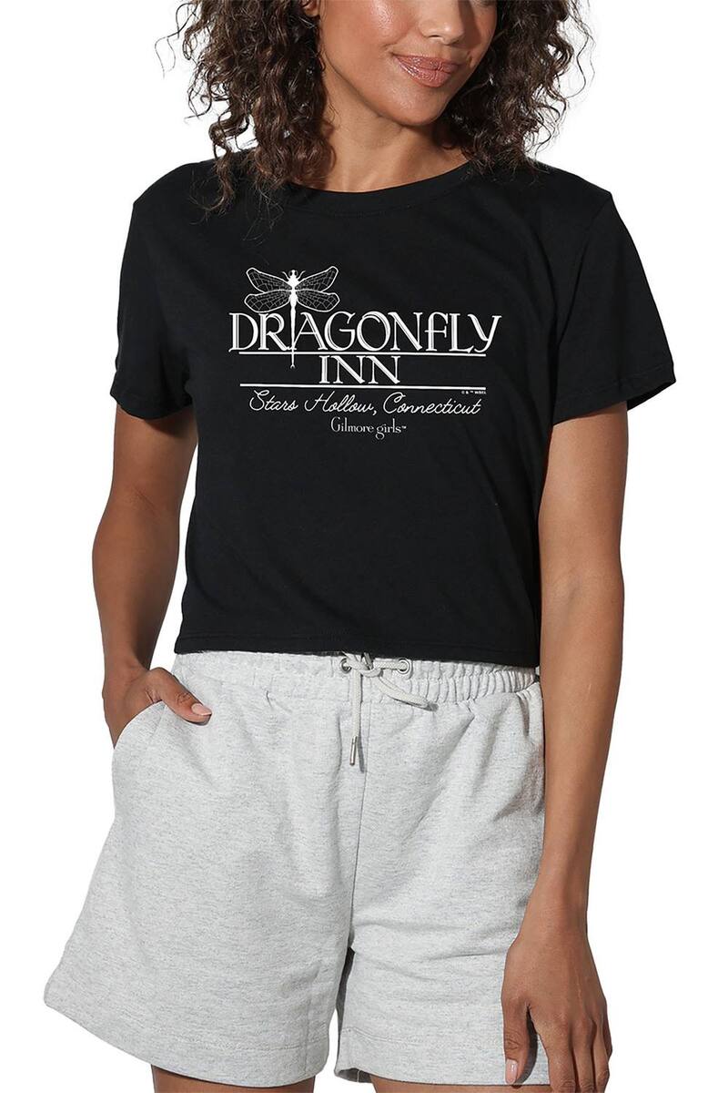 アニメ人となり レディース トップス ティーシャツ クロップド グラフィック Licensed Character Juniors\u0027 Gilmore Girls Dragonfly Cropped Graphic Tee Black 黒いこと