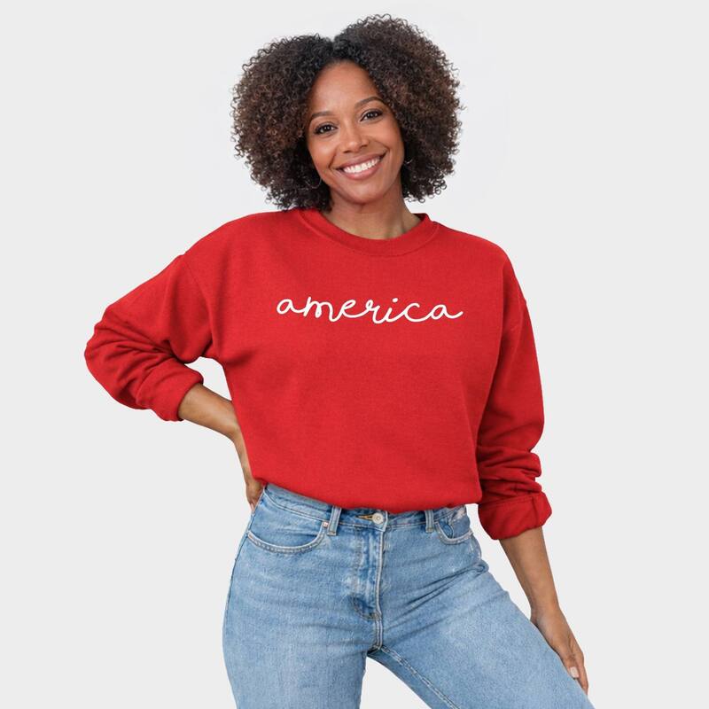 Simply Sage Market レディース トップス Tシャツ スウェット グラフィック Simply Sage Market America Cursive - Women's Graphic Sweatshirt Red レッド|ReVida 店
