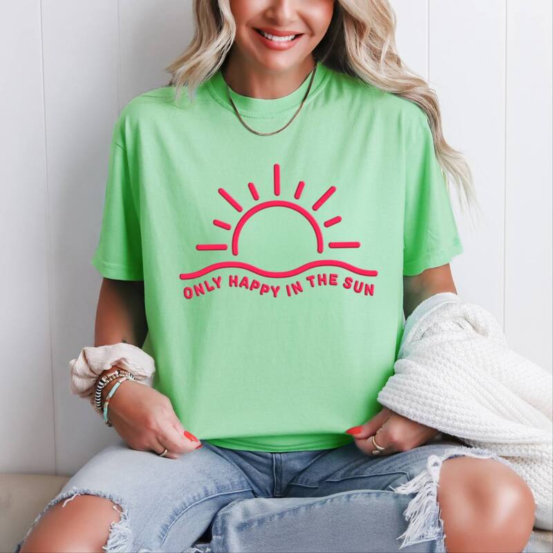 Simply Sage Market レディース トップス プルオーバー 刷り上げる グラフィック Simply Sage Market Only Happy In The Sun Puff Print - Women\u0027s Garment Dyed Graphic T-Shirt Reef